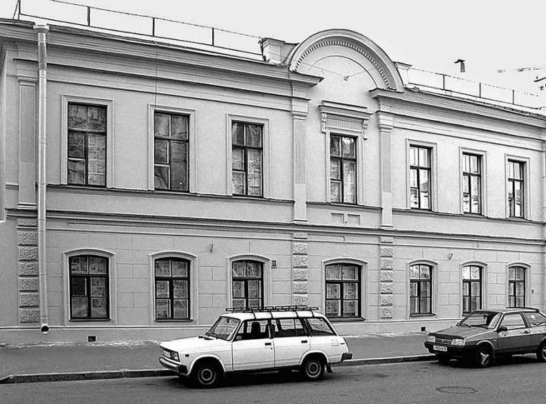 Иллюстрация к книге — История петербургских особняков. Дома и люди [i_125.jpg]