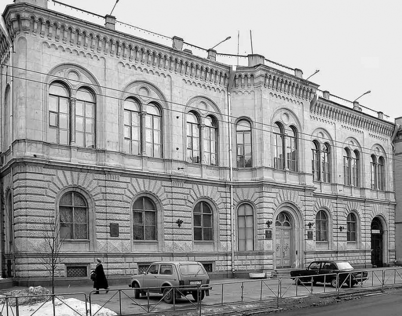 Иллюстрация к книге — История петербургских особняков. Дома и люди [i_351.jpg]