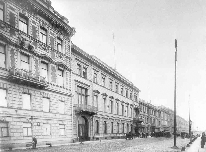 Иллюстрация к книге — История петербургских особняков. Дома и люди [i_392.jpg]