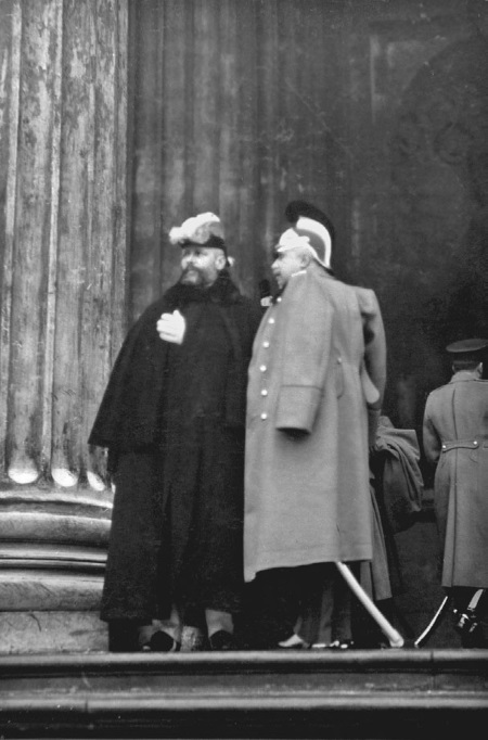 Иллюстрация к книге — Нам нужна великая Россия [i_050.jpg]