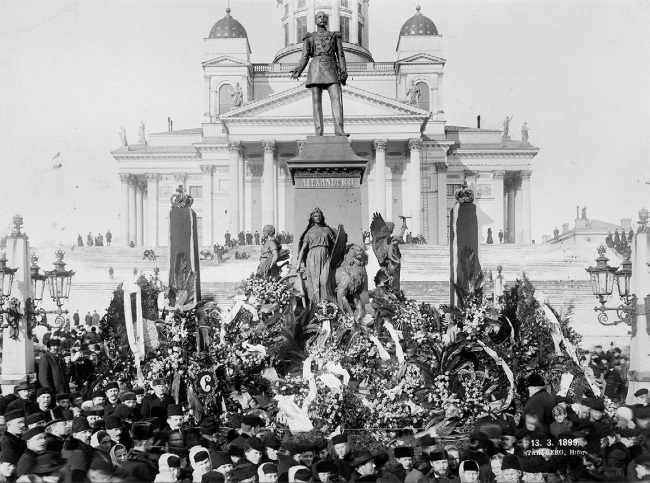 Иллюстрация к книге — Нам нужна великая Россия [i_121.jpg]