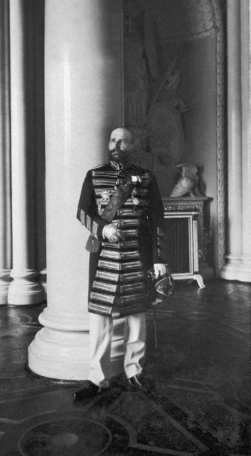 Иллюстрация к книге — Нам нужна великая Россия [i_160.jpg]