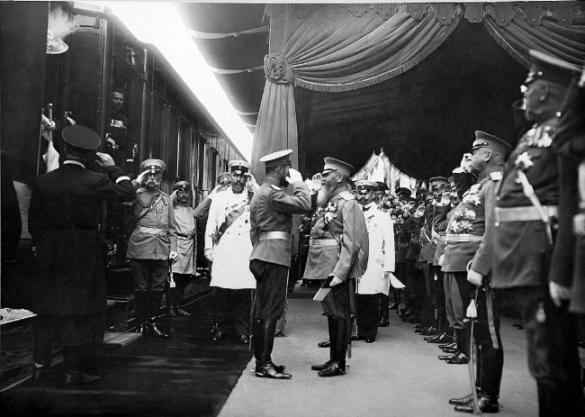 Иллюстрация к книге — Нам нужна великая Россия [i_382.jpg]