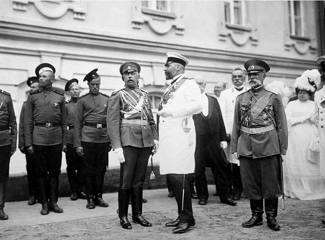 Иллюстрация к книге — Нам нужна великая Россия [i_384.jpg]