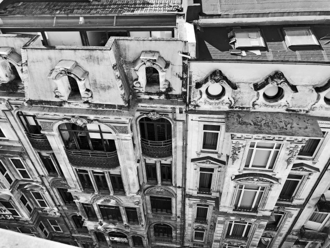 Иллюстрация к книге — На берегах Босфора. Стамбул в рецептах, историях и криках чаек [i_057.jpg]