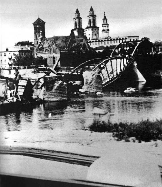 Иллюстрация к книге — Приграничное сражение 1941. Первая битва Великой Отечественной [i_012.jpg]