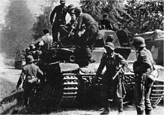 Иллюстрация к книге — Приграничное сражение 1941. Первая битва Великой Отечественной [i_026.jpg]