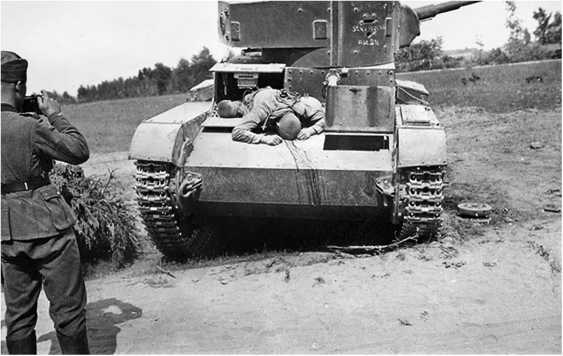 Иллюстрация к книге — Приграничное сражение 1941. Первая битва Великой Отечественной [i_076.jpg]