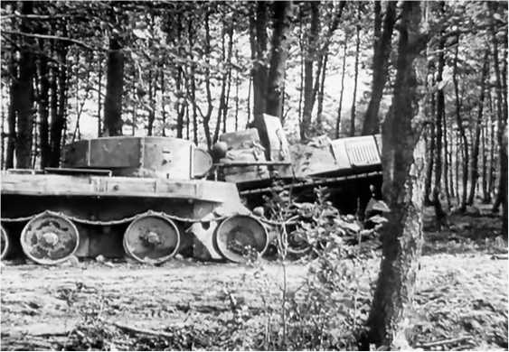 Иллюстрация к книге — Приграничное сражение 1941. Первая битва Великой Отечественной [i_165.jpg]