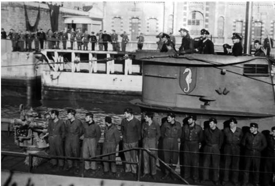 Иллюстрация к книге — Битва за Атлантику. Откуда пришли «волчьи стаи»? [i_060.jpg]