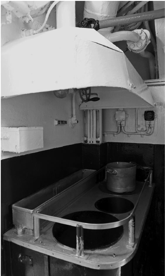 Иллюстрация к книге — Битва за Атлантику. Откуда пришли «волчьи стаи»? [i_099.jpg]