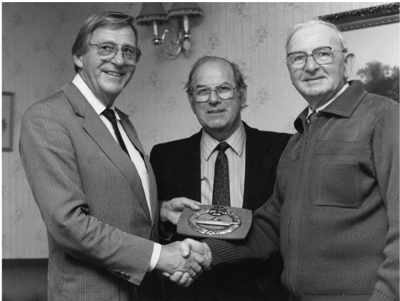 Иллюстрация к книге — Битва за Атлантику. Откуда пришли «волчьи стаи»? [i_118.jpg]