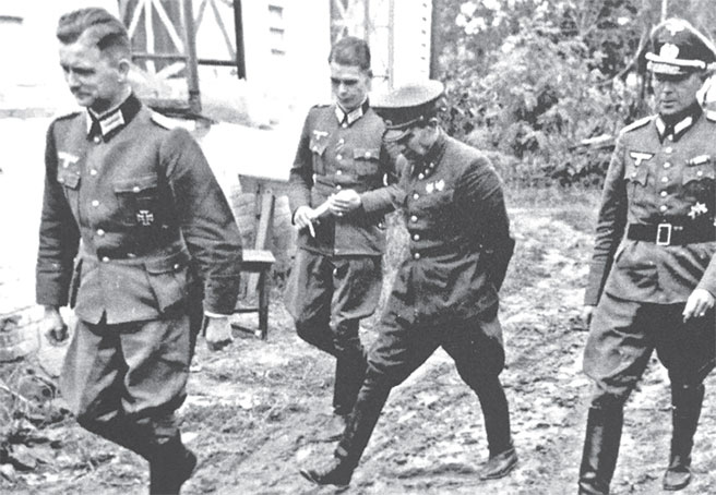 Иллюстрация к книге — Предатели в русской истории. 1000 лет коварства, ренегатства, хитрости, дезертирства, клятвопреступлений и государственных измен… [i_062.jpg]