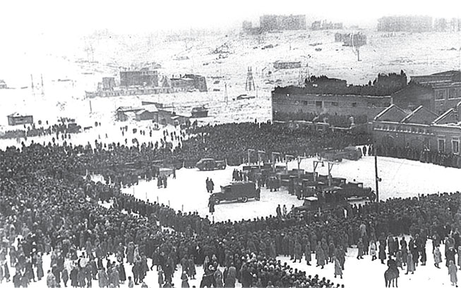 Иллюстрация к книге — Предатели в русской истории. 1000 лет коварства, ренегатства, хитрости, дезертирства, клятвопреступлений и государственных измен… [i_081.jpg]