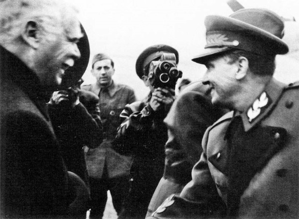 Иллюстрация к книге — Тито и товарищи [i_016.jpg]