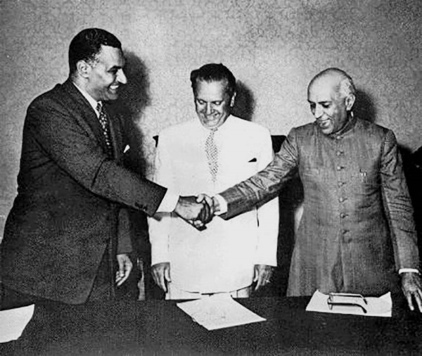 Иллюстрация к книге — Тито и товарищи [i_036.jpg]