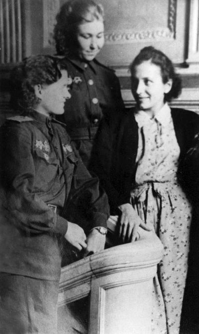 Иллюстрация к книге — Тито и товарищи [i_047.jpg]