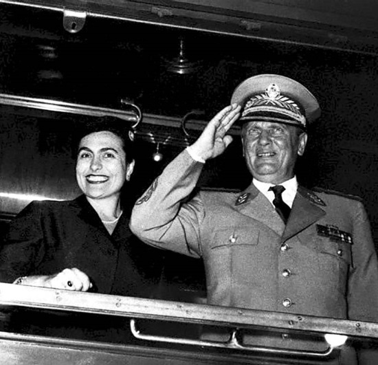 Иллюстрация к книге — Тито и товарищи [i_049.jpg]