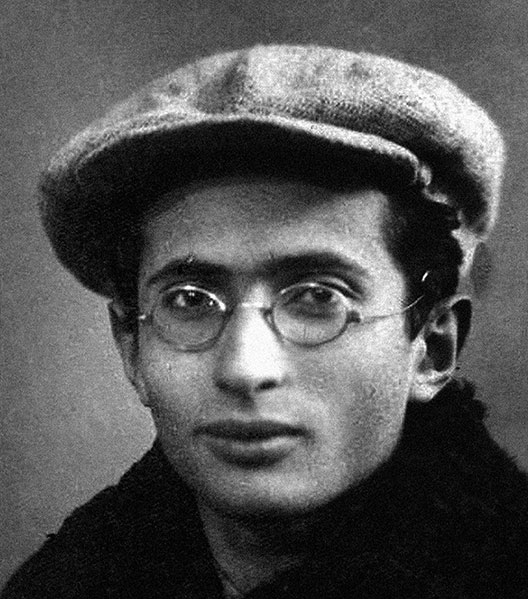 Иллюстрация к книге — Солнечное вещество и другие повести, а также Жизнь и судьба Матвея Бронштейна и Лидии Чуковской (сборник) [i_123.jpg]