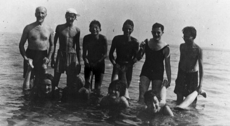 Иллюстрация к книге — Солнечное вещество и другие повести, а также Жизнь и судьба Матвея Бронштейна и Лидии Чуковской (сборник) [i_127.jpg]