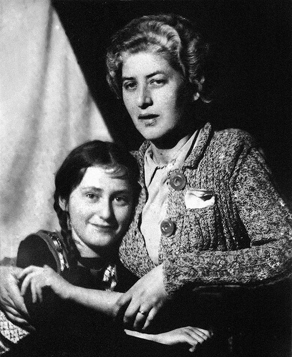 Иллюстрация к книге — Солнечное вещество и другие повести, а также Жизнь и судьба Матвея Бронштейна и Лидии Чуковской (сборник) [i_141.jpg]