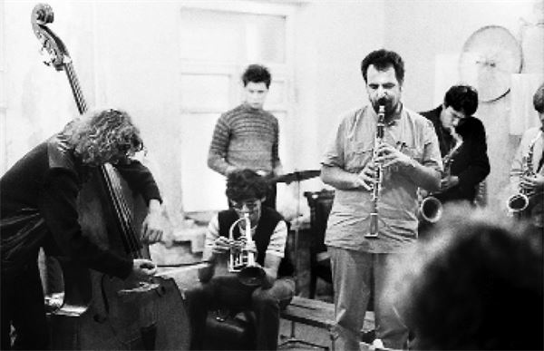 Иллюстрация к книге — Курехин. Шкипер о Капитане [i_013.jpg]