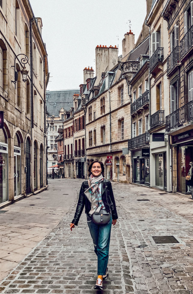 Иллюстрация к книге — Франция изнутри. Как на самом деле живут в стране изысканной кухни и высокой моды? [i_007.jpg]