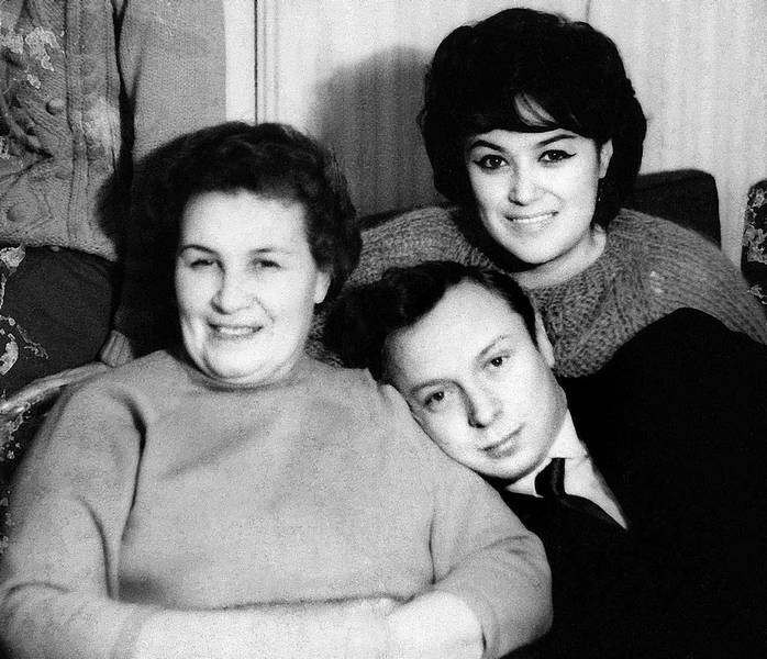 Иллюстрация к книге — Валерий Ободзинский. Цунами советской эстрады [i_031.jpg]