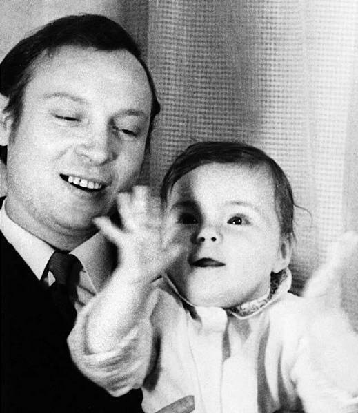 Иллюстрация к книге — Валерий Ободзинский. Цунами советской эстрады [i_032.jpg]