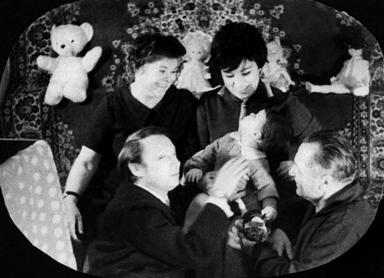 Иллюстрация к книге — Валерий Ободзинский. Цунами советской эстрады [i_036.jpg]