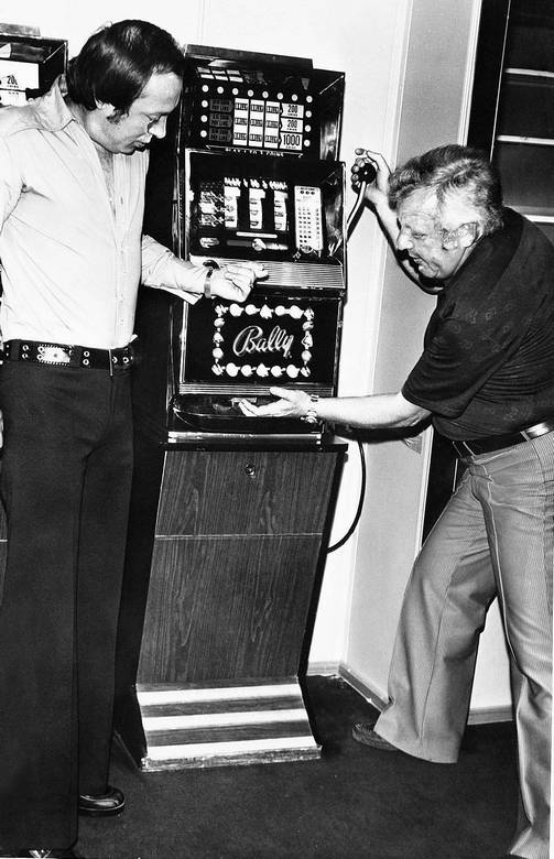 Иллюстрация к книге — Валерий Ободзинский. Цунами советской эстрады [i_040.jpg]