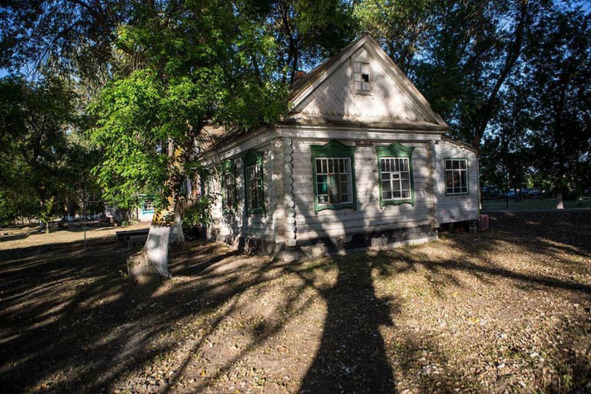 Иллюстрация к книге — И нас качают те же волны [_2.jpg]