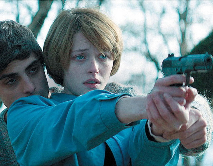 Иллюстрация к книге — Миражи советского. Очерки современного кино [i_043.jpg]