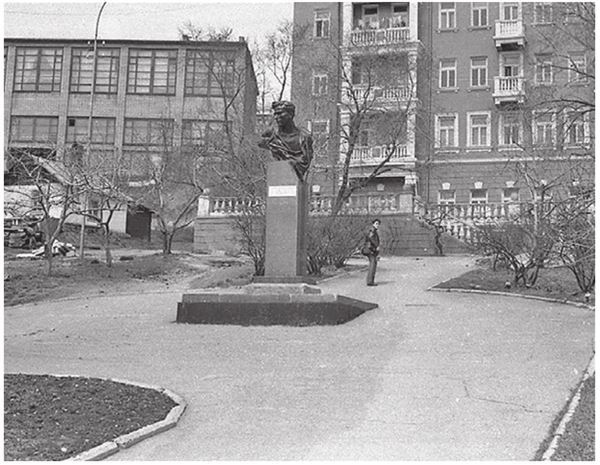 Иллюстрация к книге — Город Бонивур. Последняя великая стройка СССР [i_036.jpg]