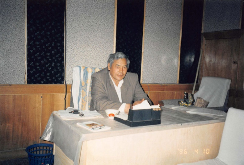 Иллюстрация к книге — Долгая дорога [i_004.jpg]