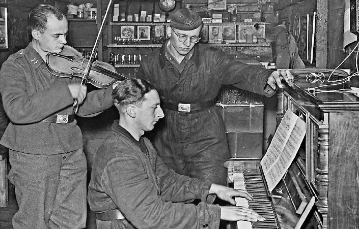 Иллюстрация к книге — Мобилизованная нация. Германия 1939–1945 [i_039.jpg]