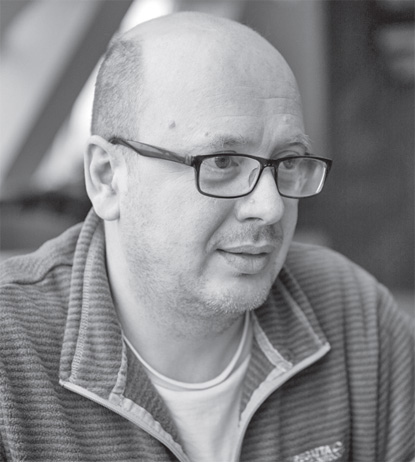 Иллюстрация к книге — Маленькая опера [i_001.jpg]