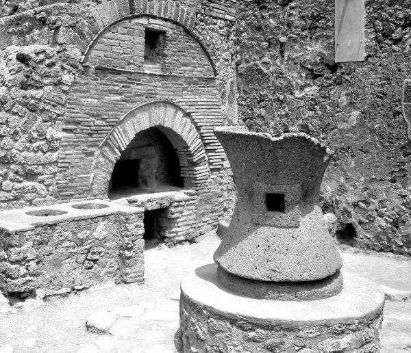 Иллюстрация к книге — Один день в Древнем Риме. 24 часа из жизни людей, живших там [i_003.jpg]