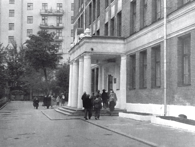 Иллюстрация к книге — Роман Абрамович. Как стать миллиардером [i_004.jpg]