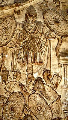 Иллюстрация к книге — Митридат. Отважный воин, блестящий стратег, зловещий отравитель. 120–63 гг. до н. э. [i_051.jpg]