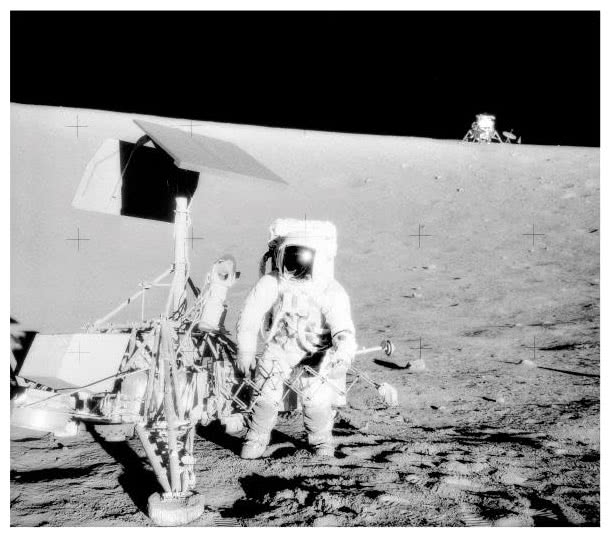 Иллюстрация к книге — Когда у Земли было две Луны. Планеты-каннибалы, ледяные гиганты, грязевые кометы и другие светила ночного неба [i_018.jpg]