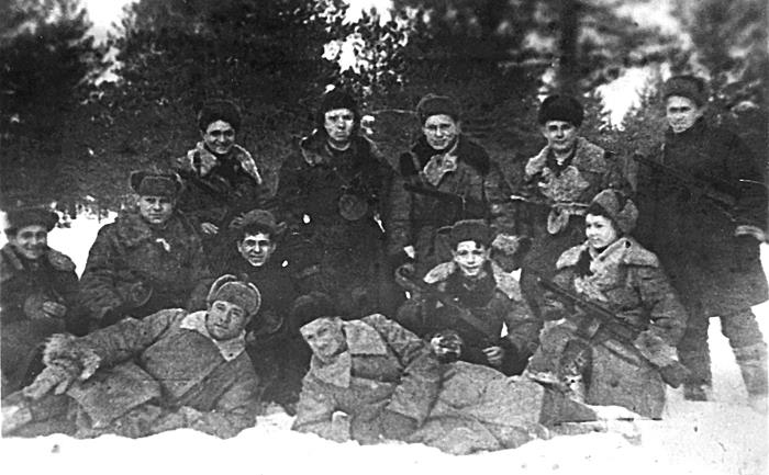 Иллюстрация к книге — Сотниковцы. История партизанского отряда [i_032.jpg]