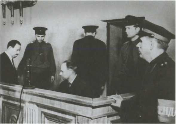 Иллюстрация к книге — Военные контразведчики [i_028.jpg]