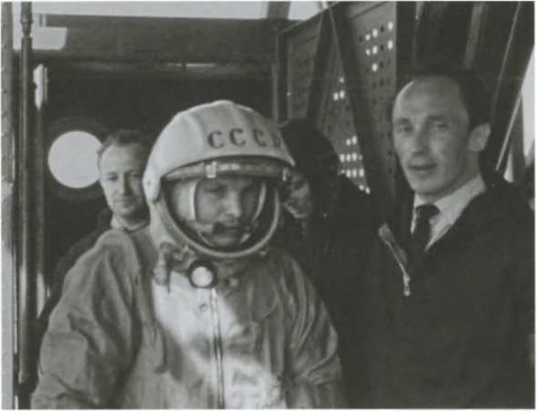 Иллюстрация к книге — Военные контразведчики [i_033.jpg]