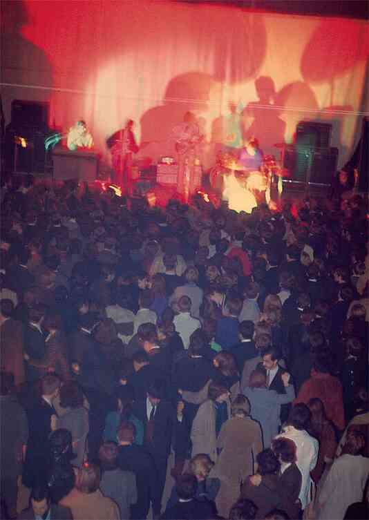 Иллюстрация к книге — Наизнанку. Личная история Pink Floyd [i_037.jpg]