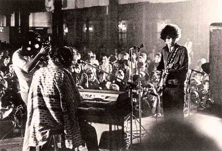 Иллюстрация к книге — Наизнанку. Личная история Pink Floyd [i_064.jpg]