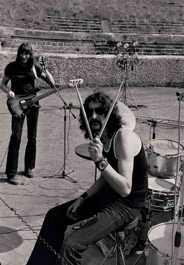 Иллюстрация к книге — Наизнанку. Личная история Pink Floyd [i_129.jpg]