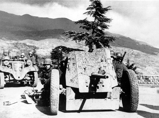 Иллюстрация к книге — Крым под оккупацией [i_007.jpg]