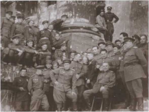 Иллюстрация к книге — Герои «СМЕРШ» [i_060.jpg]