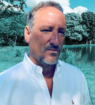 Иллюстрация к книге — Девушка на крыльце [img_05.jpg]